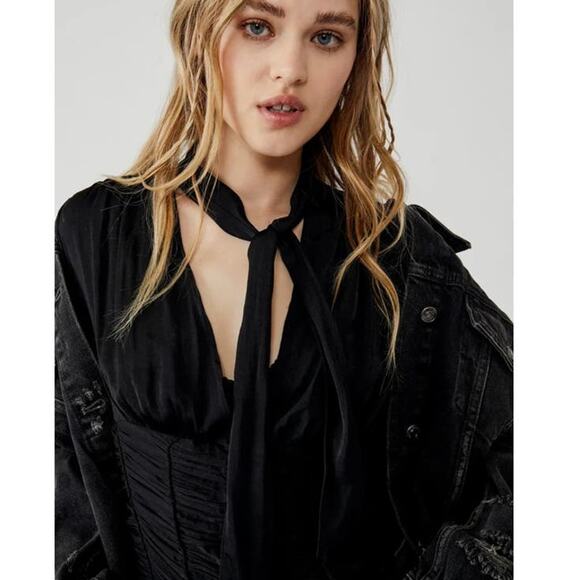 FREE PEOPLE (L)RUCHED, BUTTON FRONT, LONG BELL SLEEVES, NECK-TIE BLOUSE - Picture 3 of 13